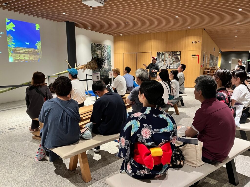 奈良公園バスターミナルでのイベントの様子